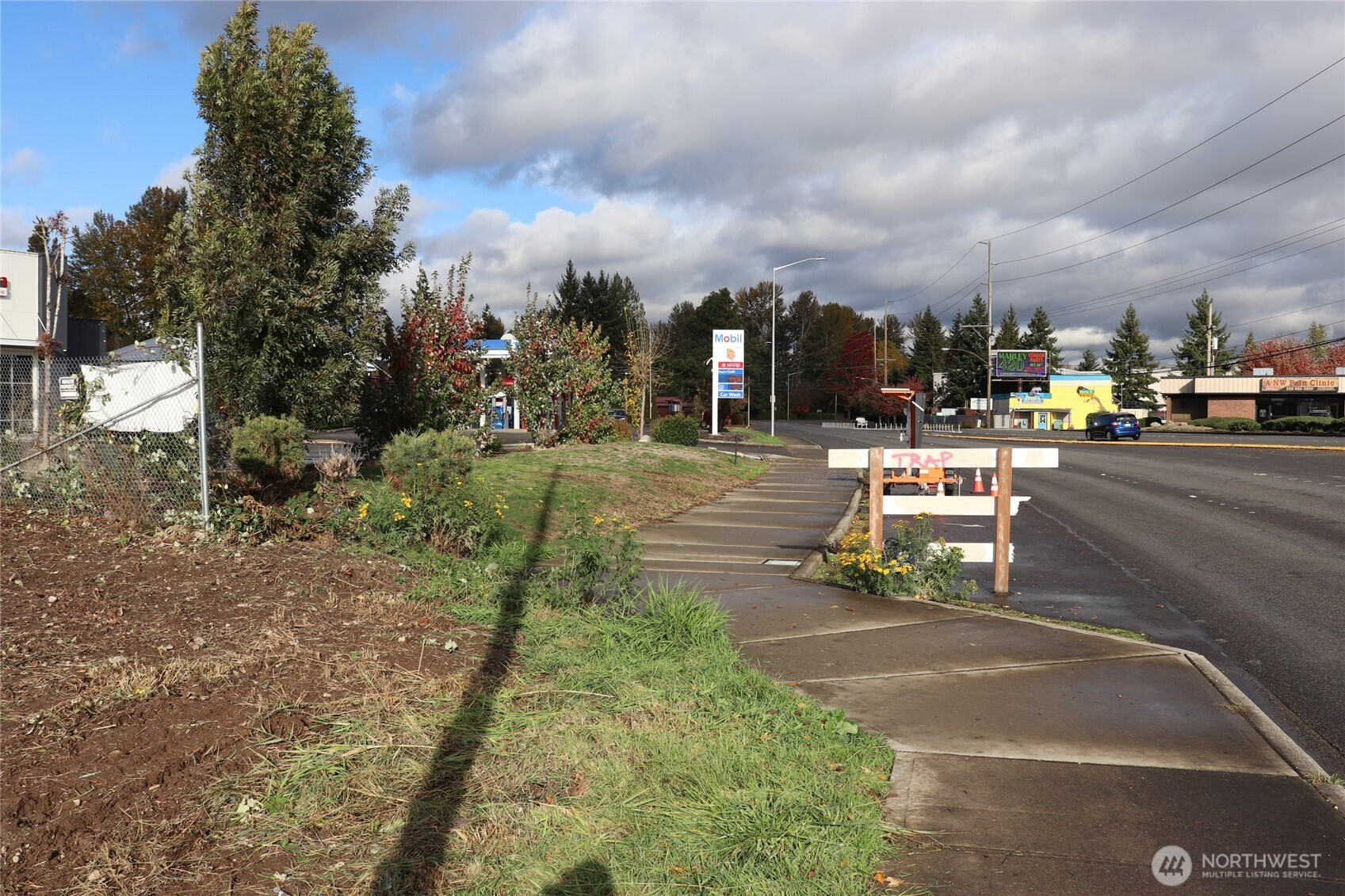 23809 West Valley Hwy S, Kent, WA 98032