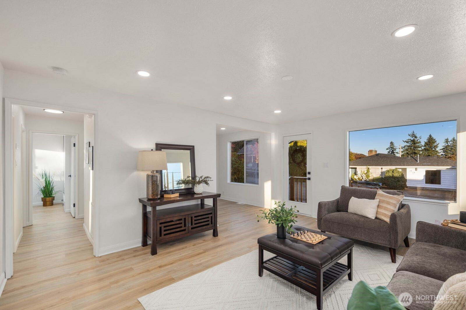 1011 Ironsides Avenue, Bremerton, WA 98310