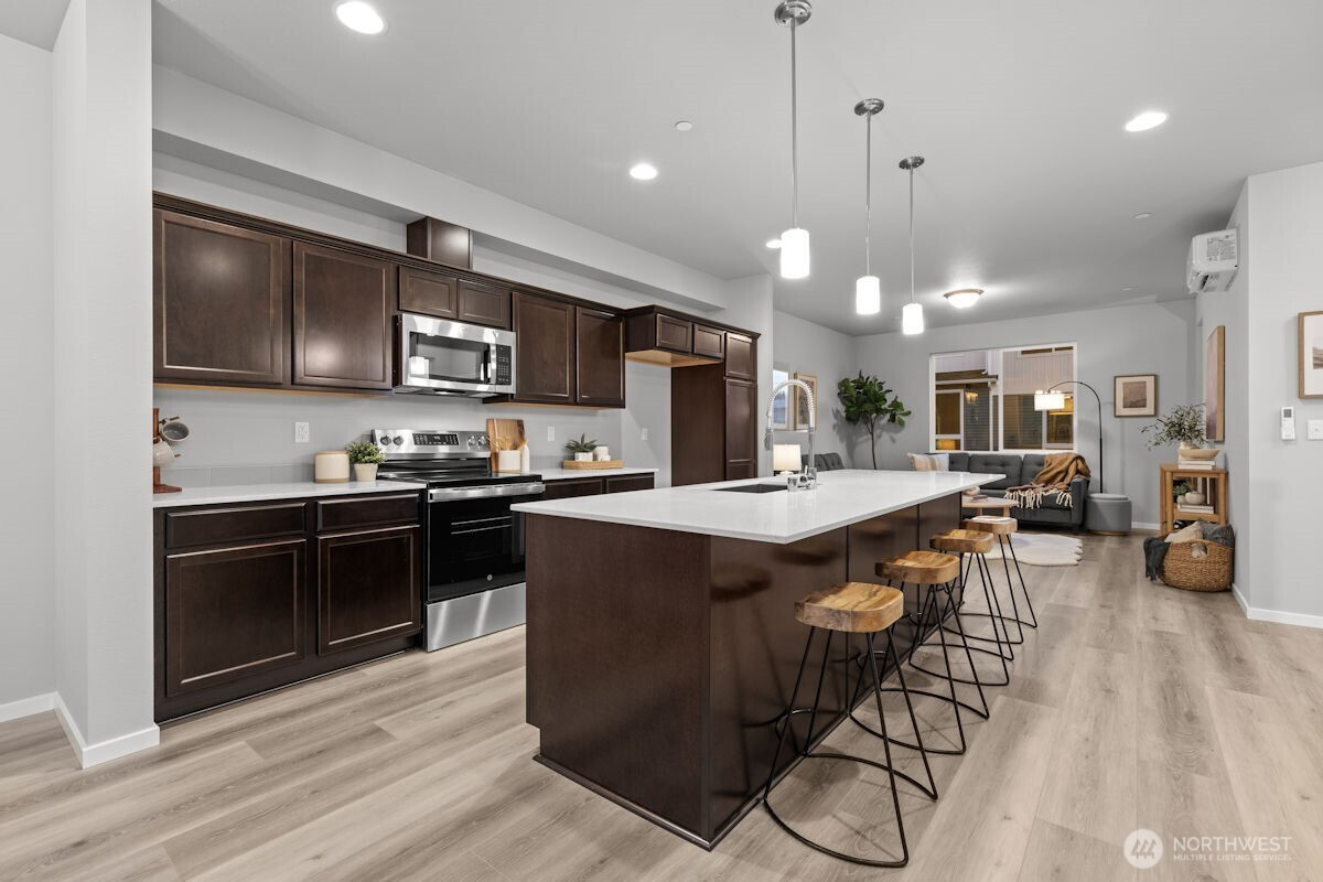 7025 Rainier Drive, Everett, WA 98203