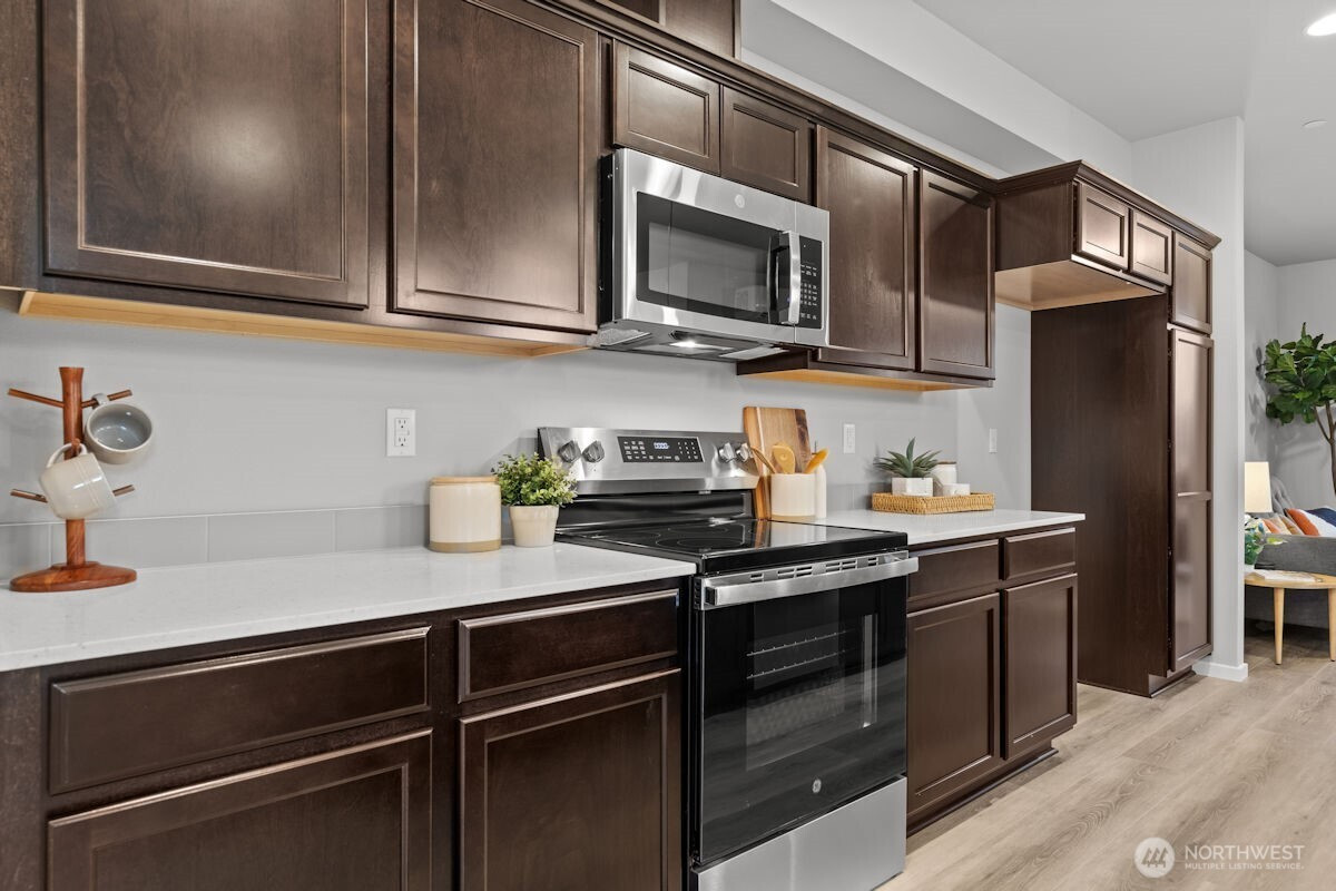 7025 Rainier Drive, Everett, WA 98203