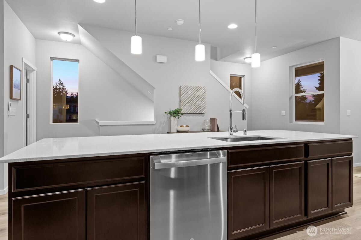 7025 Rainier Drive, Everett, WA 98203