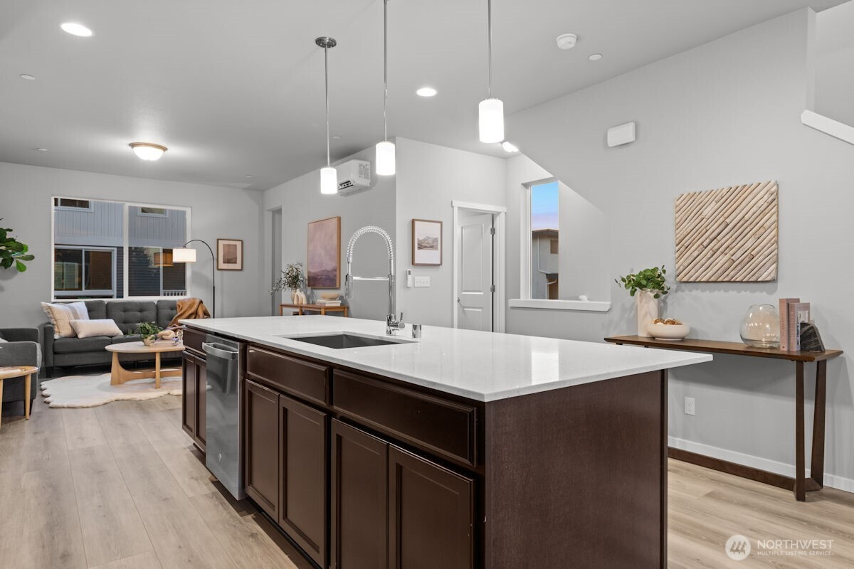 7025 Rainier Drive, Everett, WA 98203