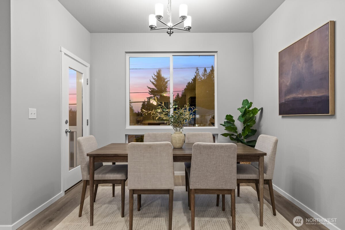 7025 Rainier Drive, Everett, WA 98203