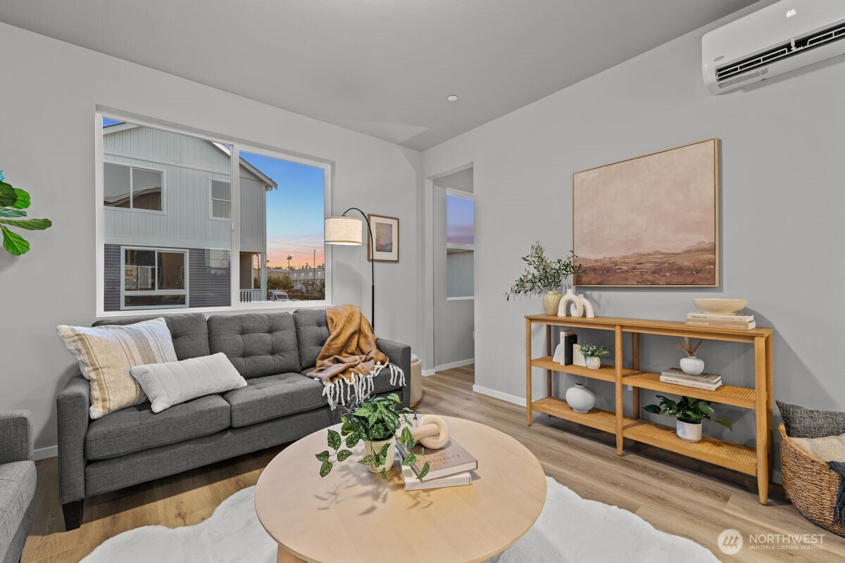 7025 Rainier Drive, Everett, WA 98203