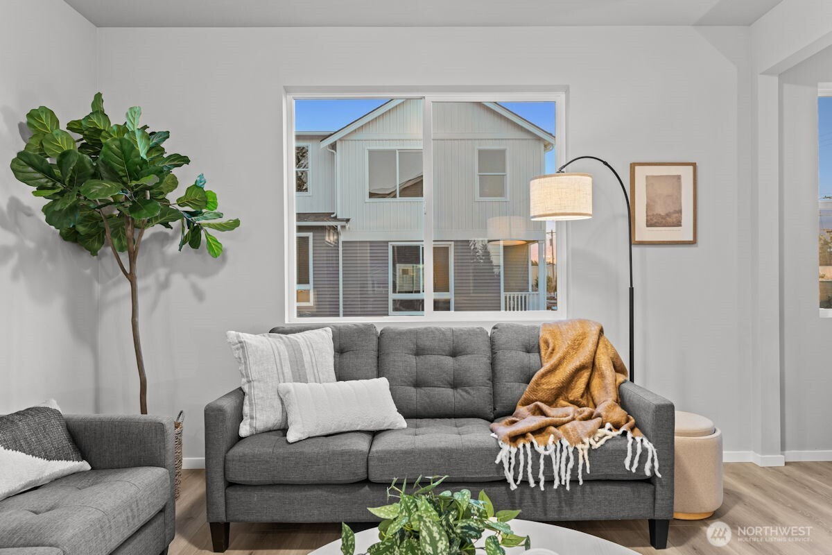 7025 Rainier Drive, Everett, WA 98203