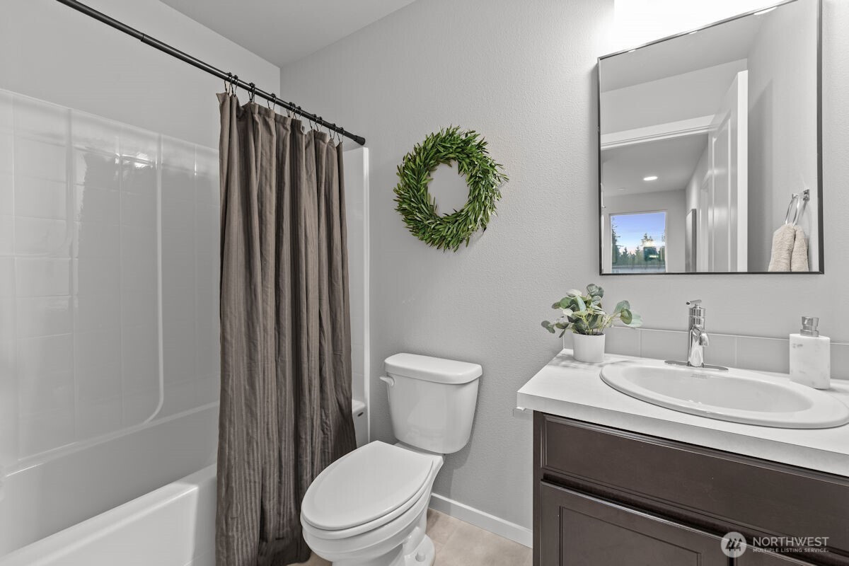 7025 Rainier Drive, Everett, WA 98203