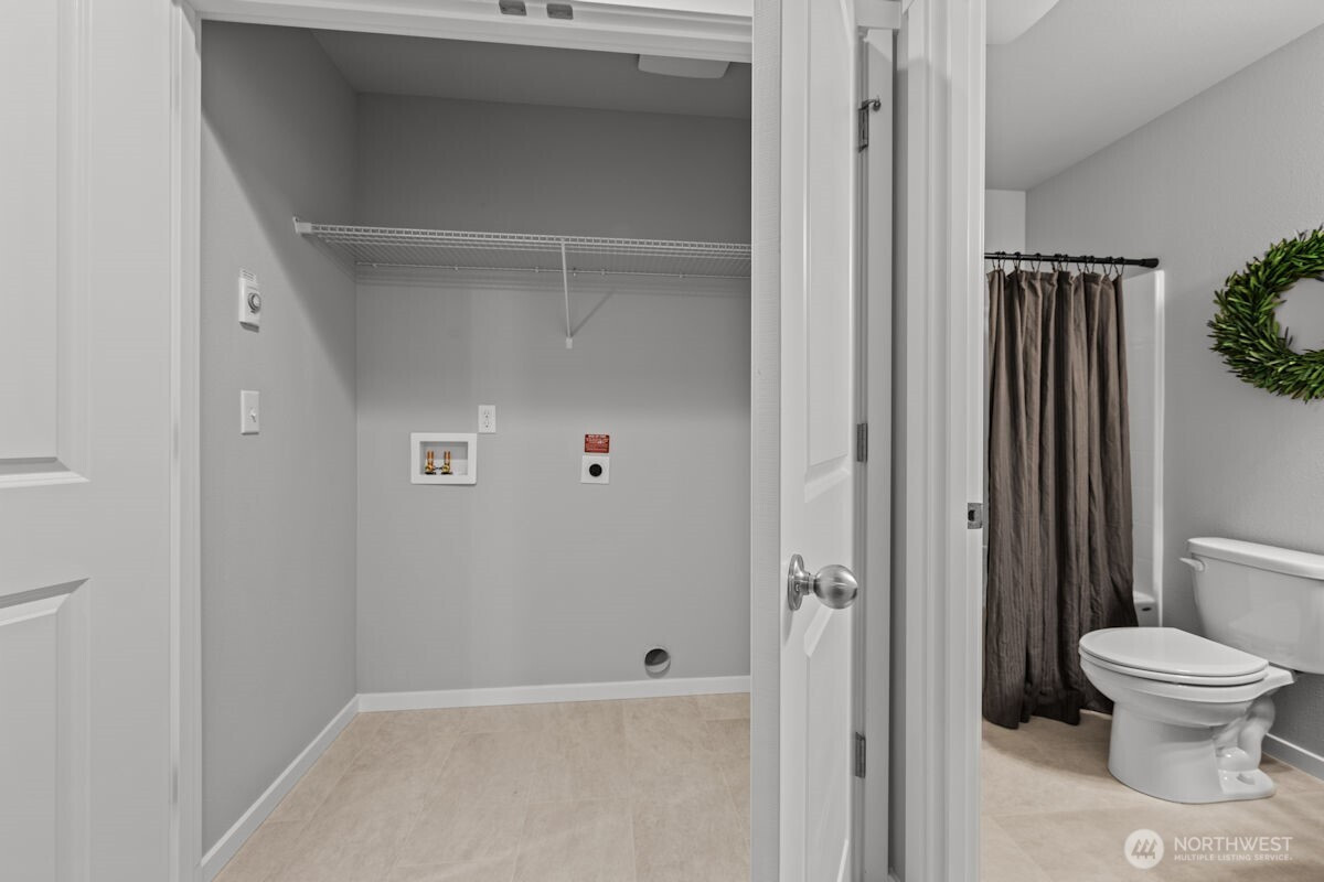 7025 Rainier Drive, Everett, WA 98203