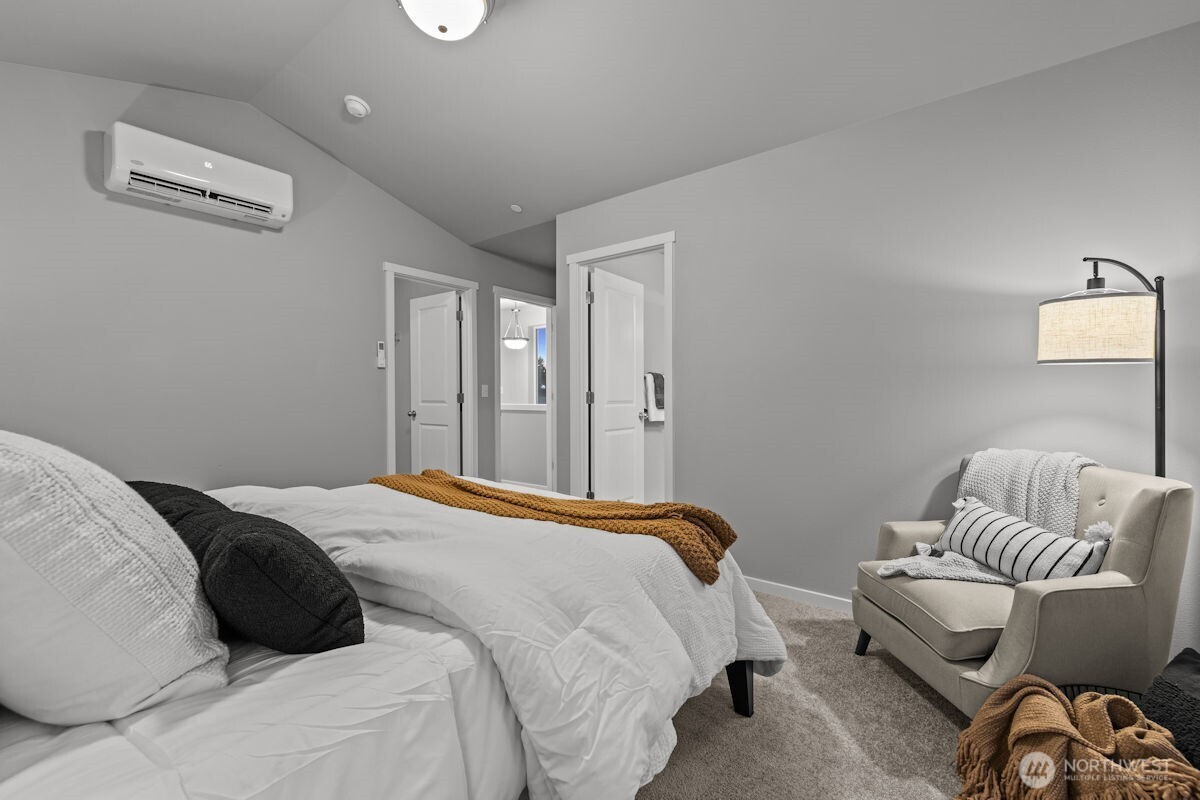 7025 Rainier Drive, Everett, WA 98203