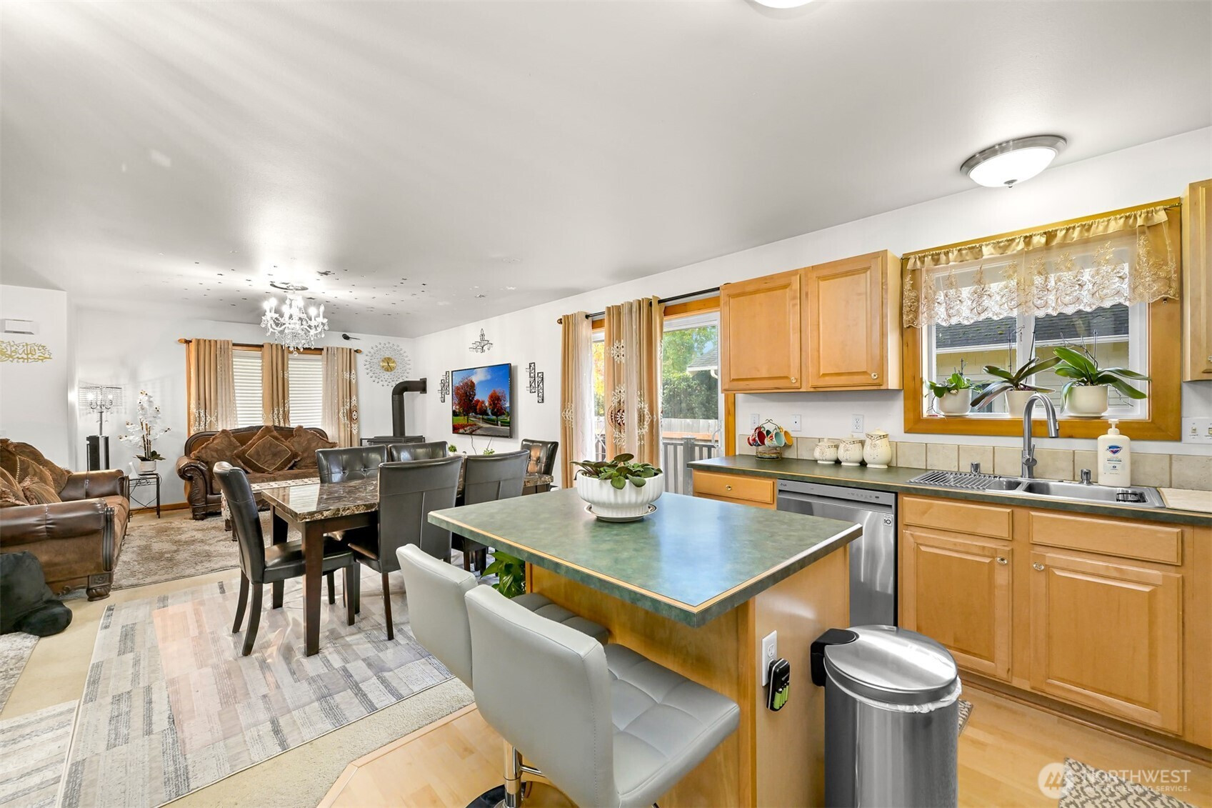 652 H Street, Blaine, WA 98230