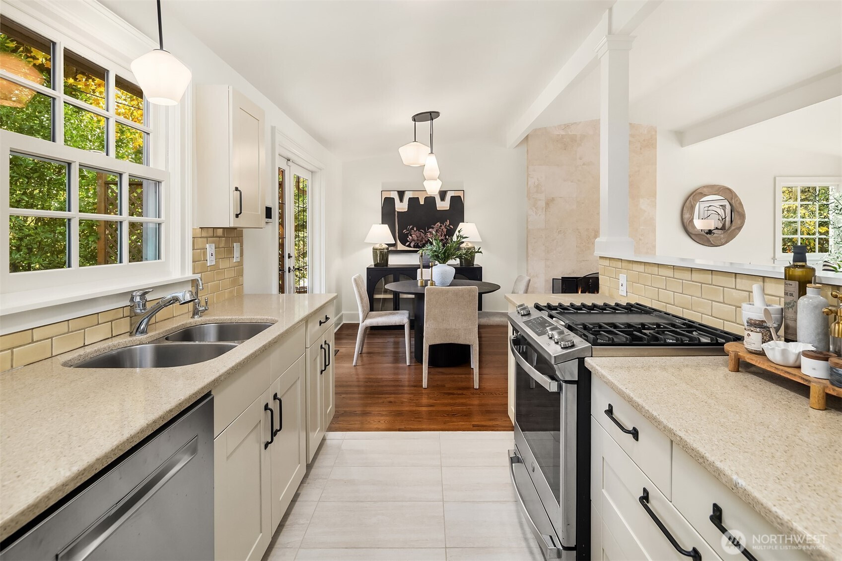 2440 64th Avenue SE, Mercer Island, WA 98040