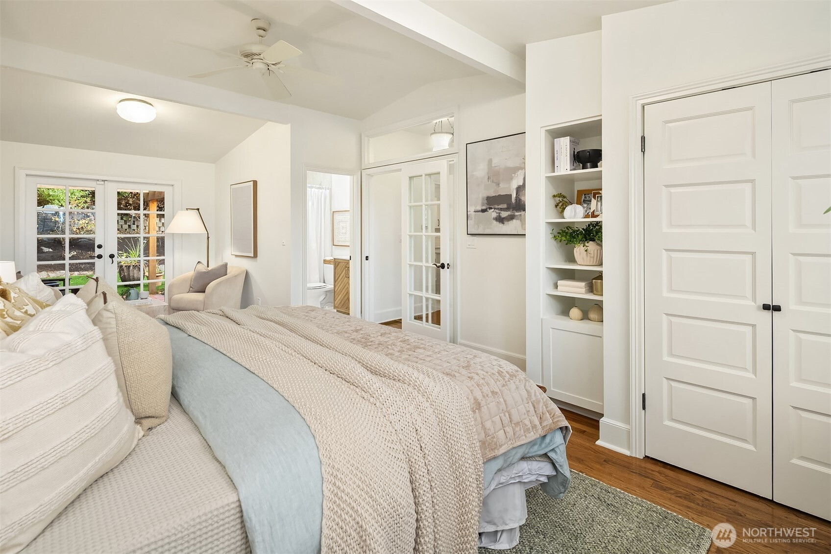 2440 64th Avenue SE, Mercer Island, WA 98040