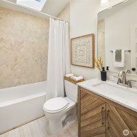 2440 64th Avenue SE, Mercer Island, WA 98040