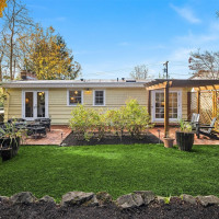 2440 64th Avenue SE, Mercer Island, WA 98040