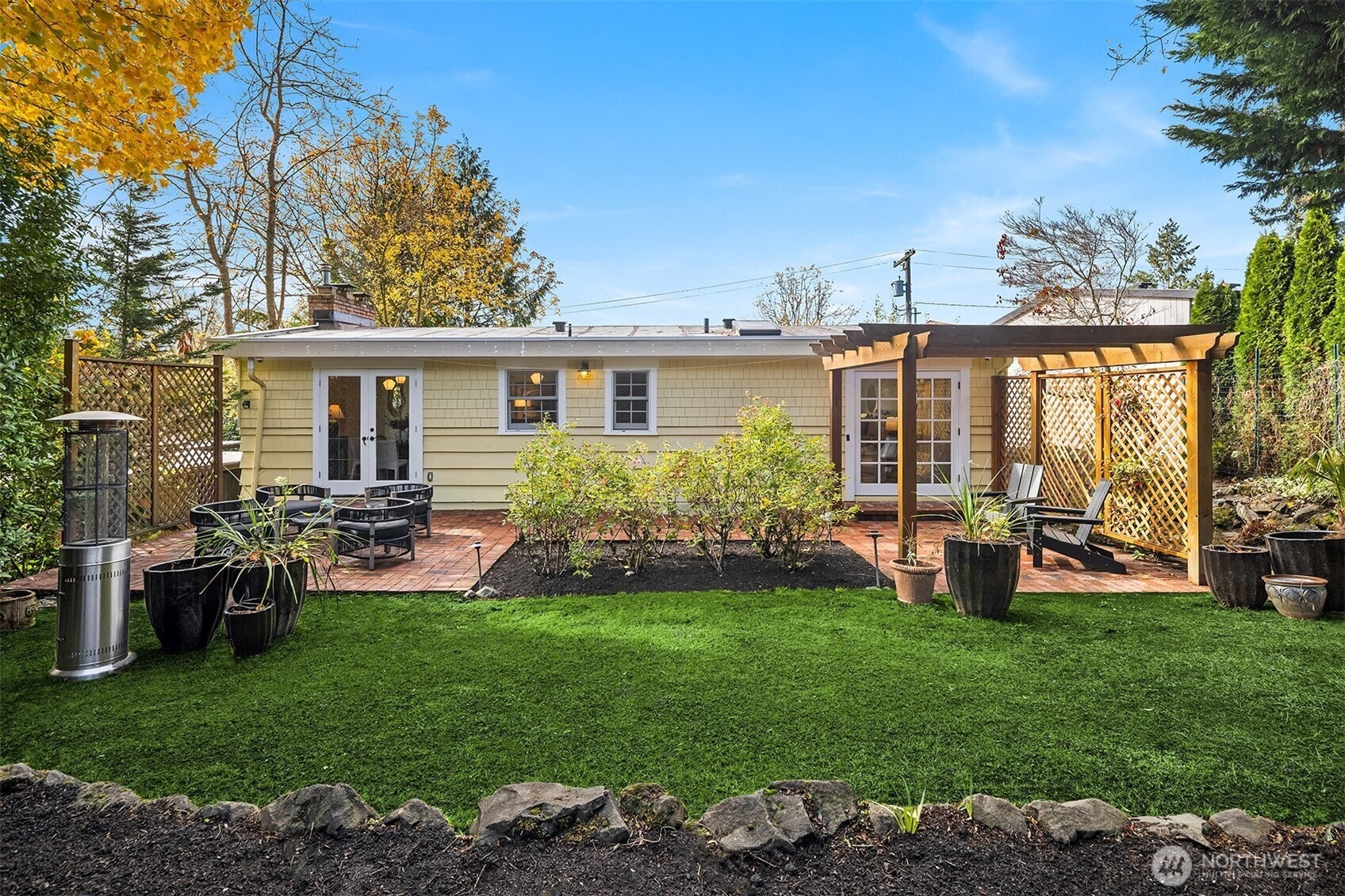 2440 64th Avenue SE, Mercer Island, WA 98040