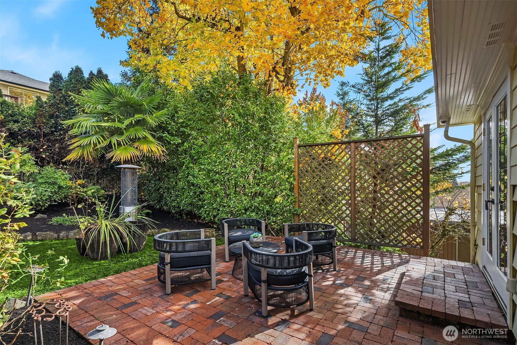 2440 64th Avenue SE, Mercer Island, WA 98040