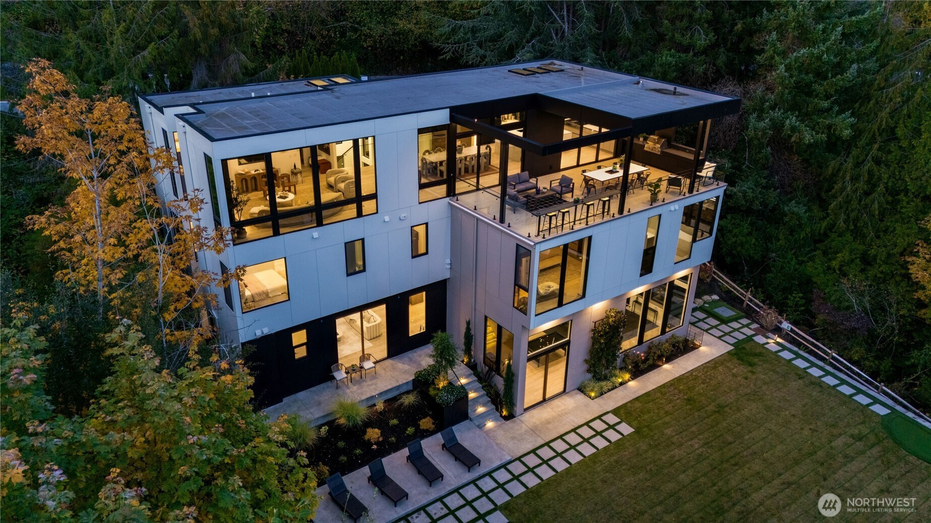 8933 NE 117th Place, Kirkland, WA 98034