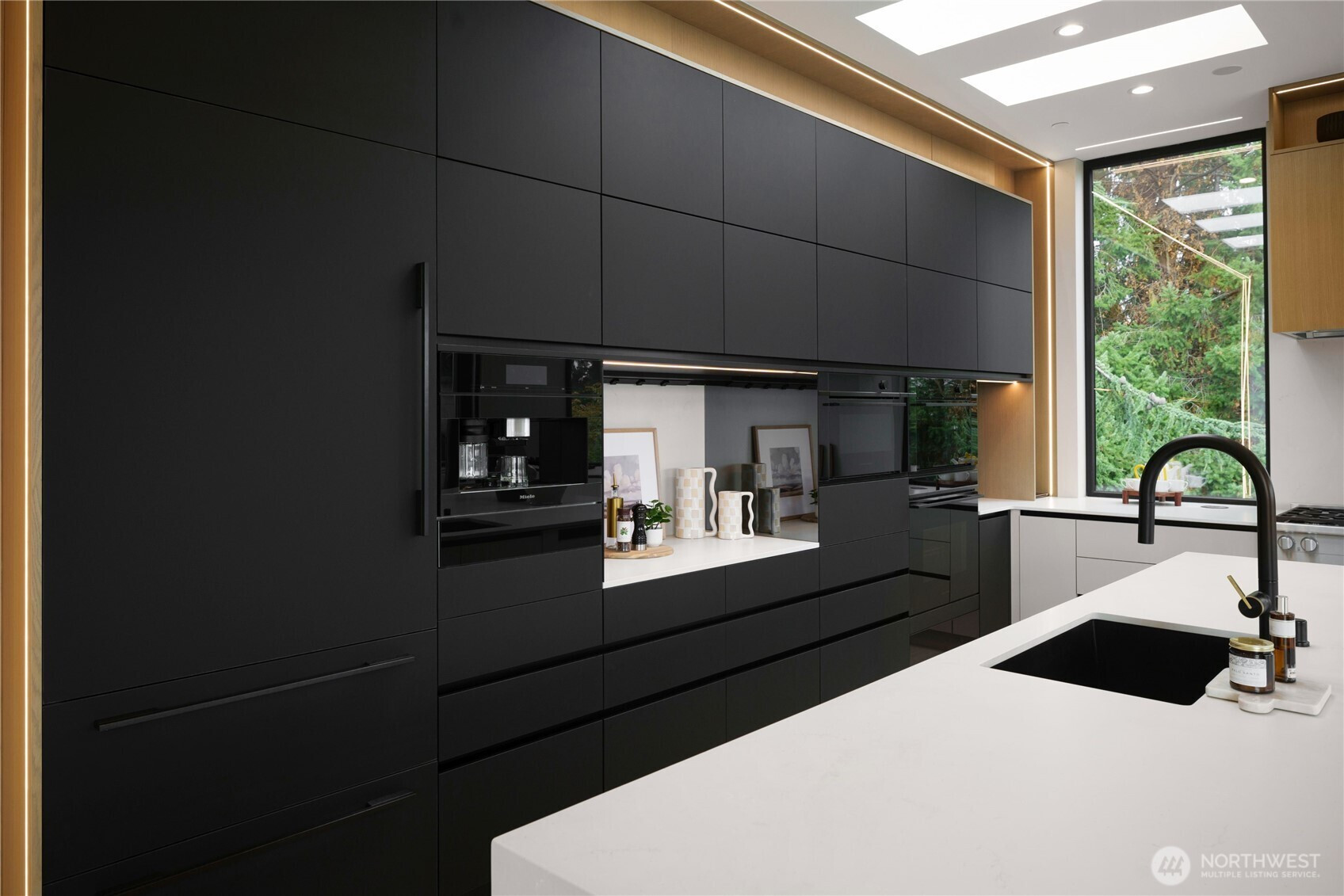 8933 NE 117th Place, Kirkland, WA 98034