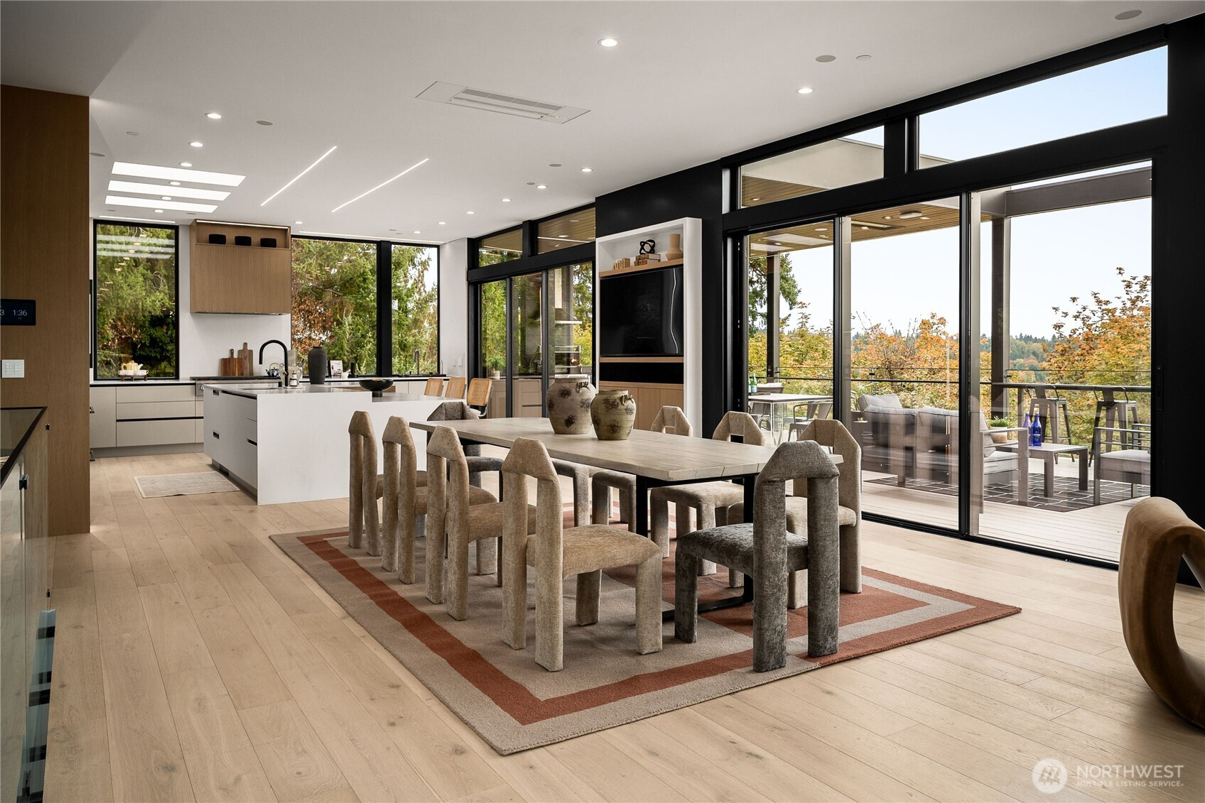 8933 NE 117th Place, Kirkland, WA 98034