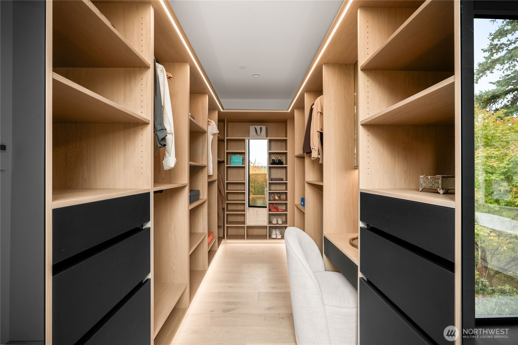 8933 NE 117th Place, Kirkland, WA 98034