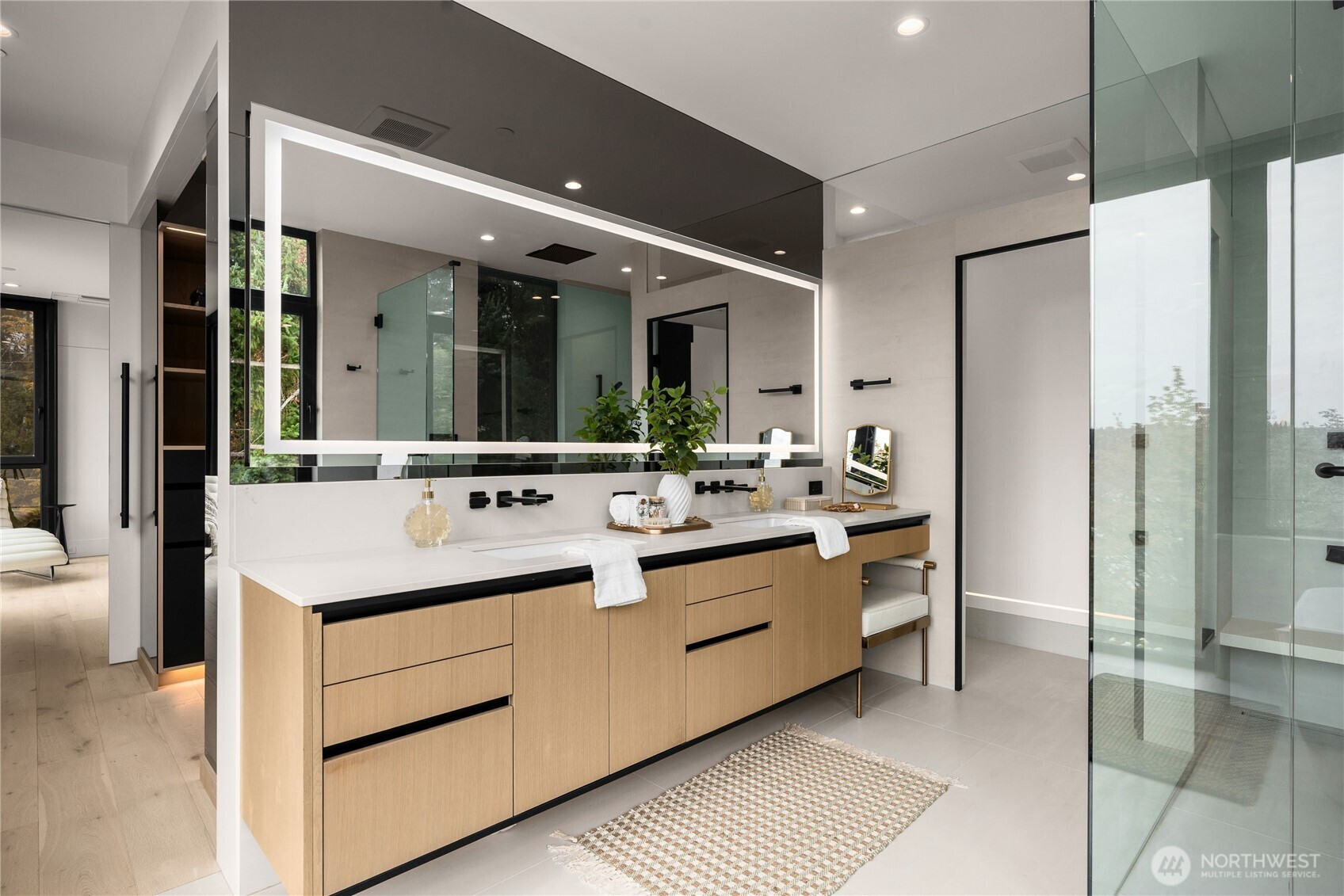 8933 NE 117th Place, Kirkland, WA 98034