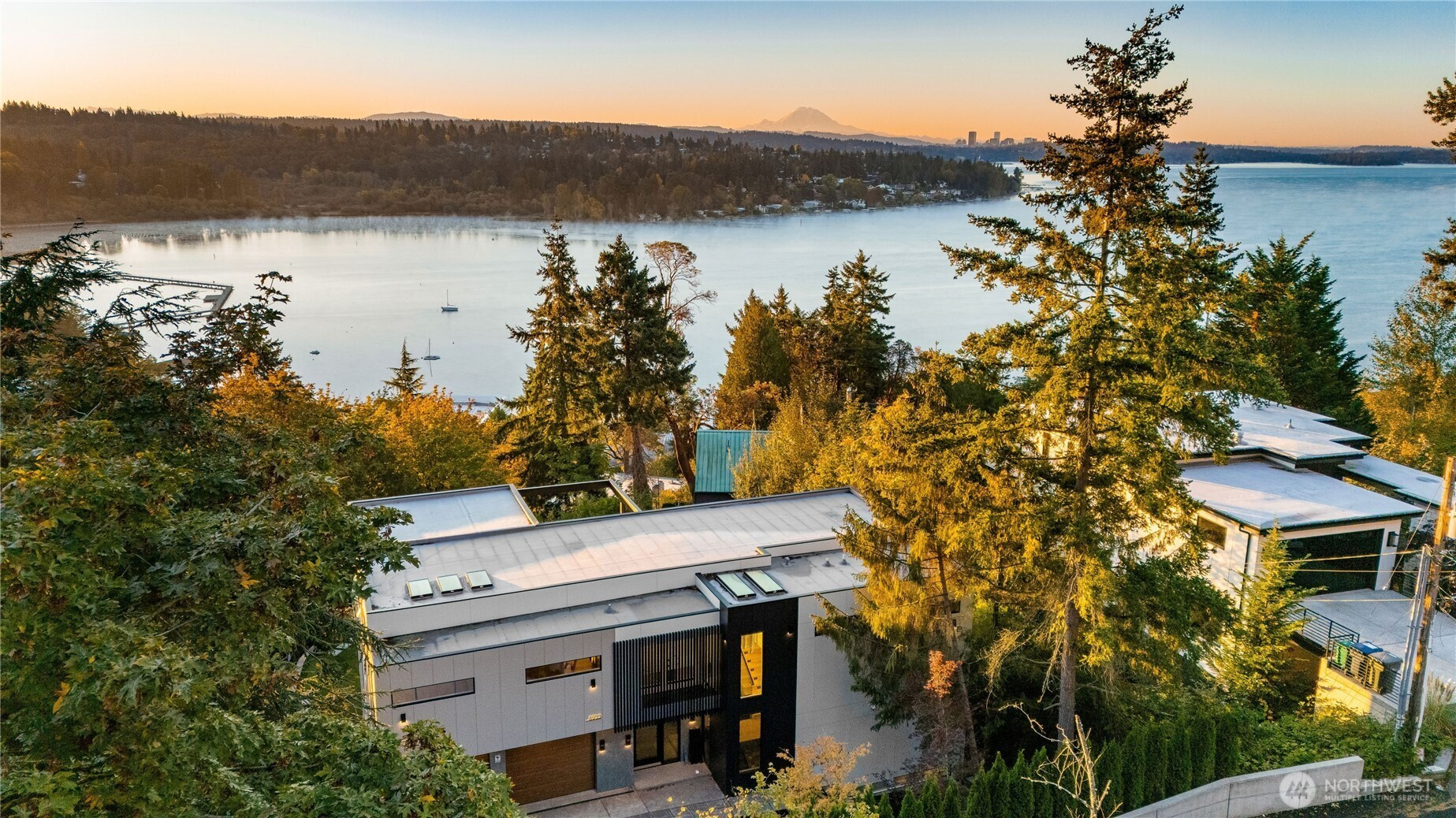 8933 NE 117th Place, Kirkland, WA 98034