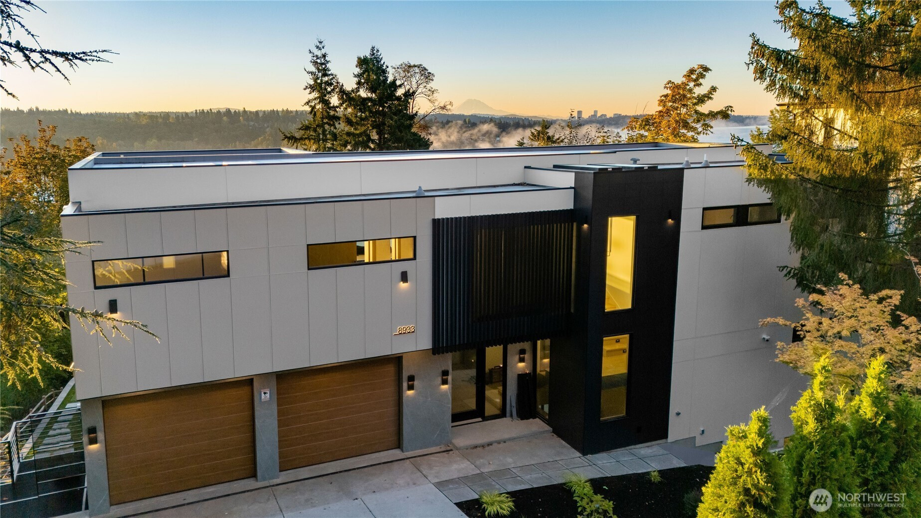 8933 NE 117th Place, Kirkland, WA 98034