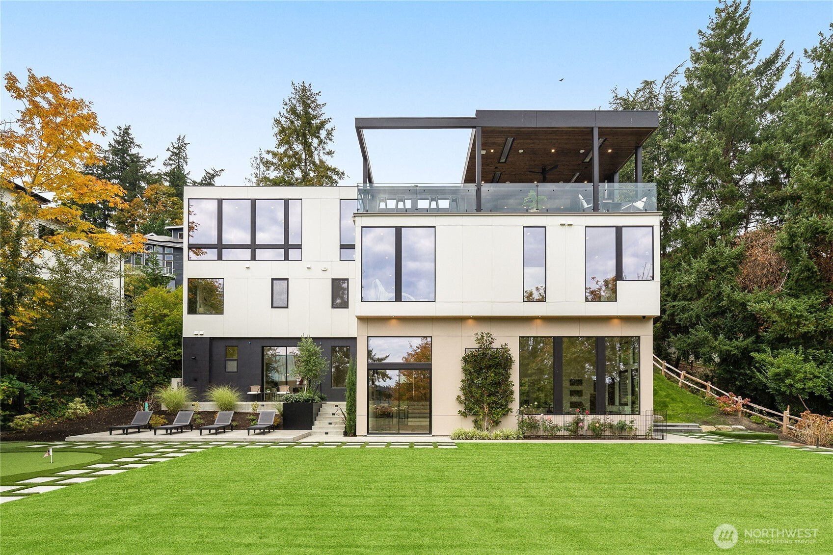 8933 NE 117th Place, Kirkland, WA 98034