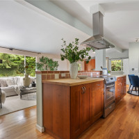 15641 SE 24th St, Bellevue, WA 98008