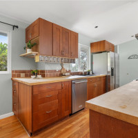 15641 SE 24th St, Bellevue, WA 98008