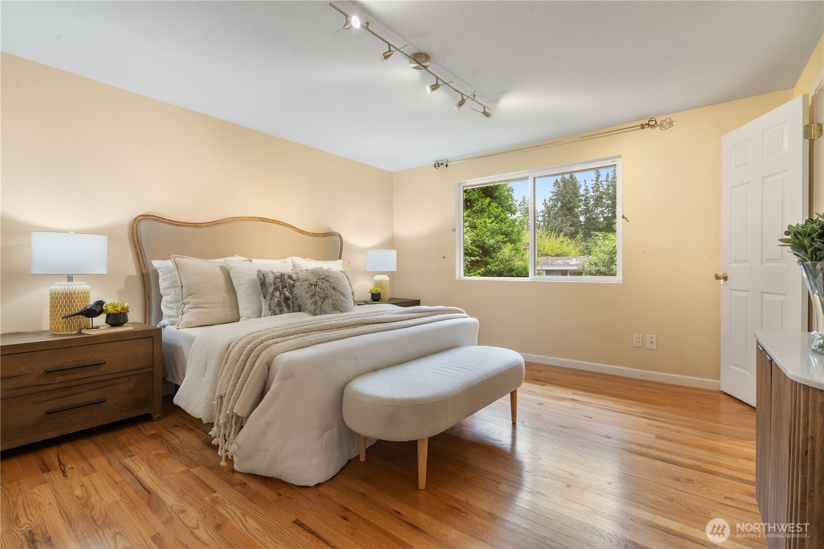 15641 SE 24th St, Bellevue, WA 98008