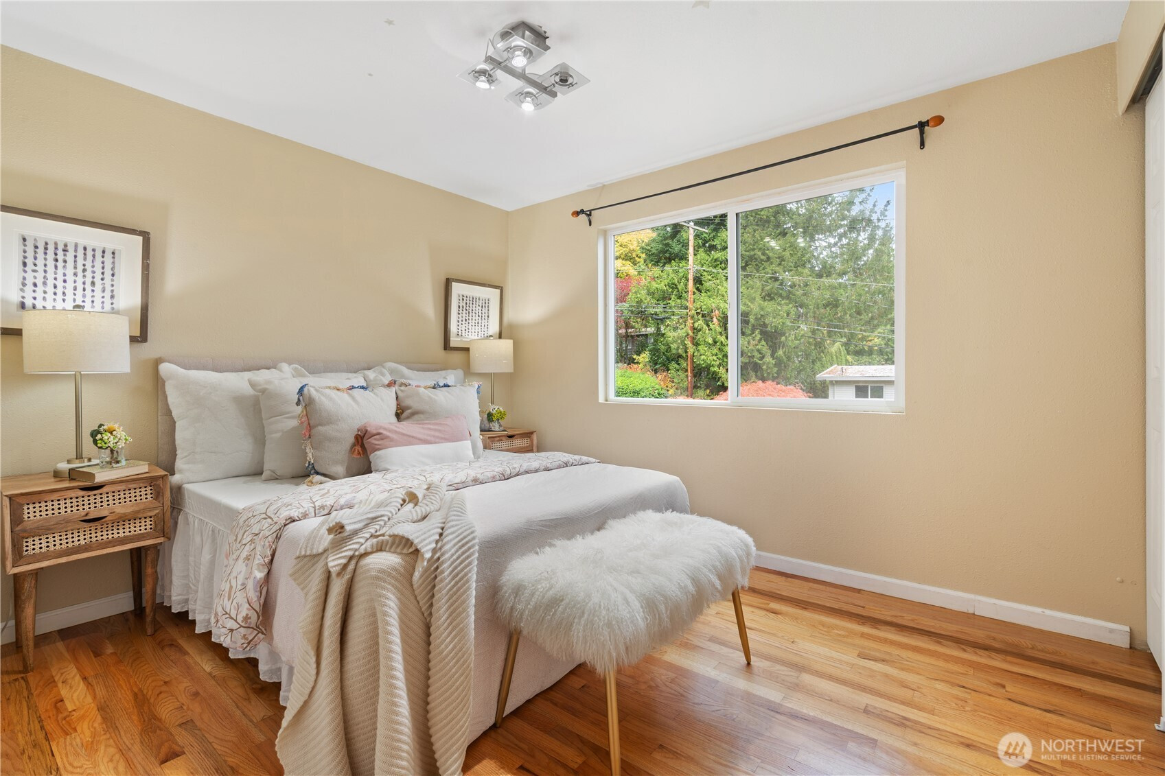 15641 SE 24th St, Bellevue, WA 98008