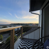 2220 14th Avenue W, Seattle, WA 98119