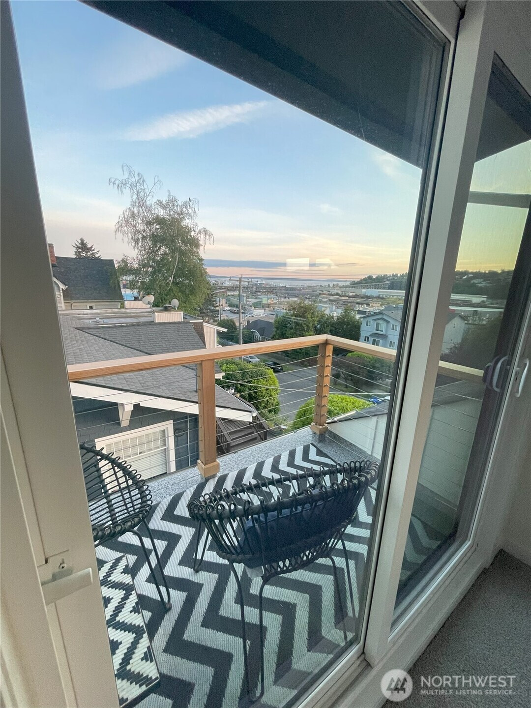 2220 14th Avenue W, Seattle, WA 98119