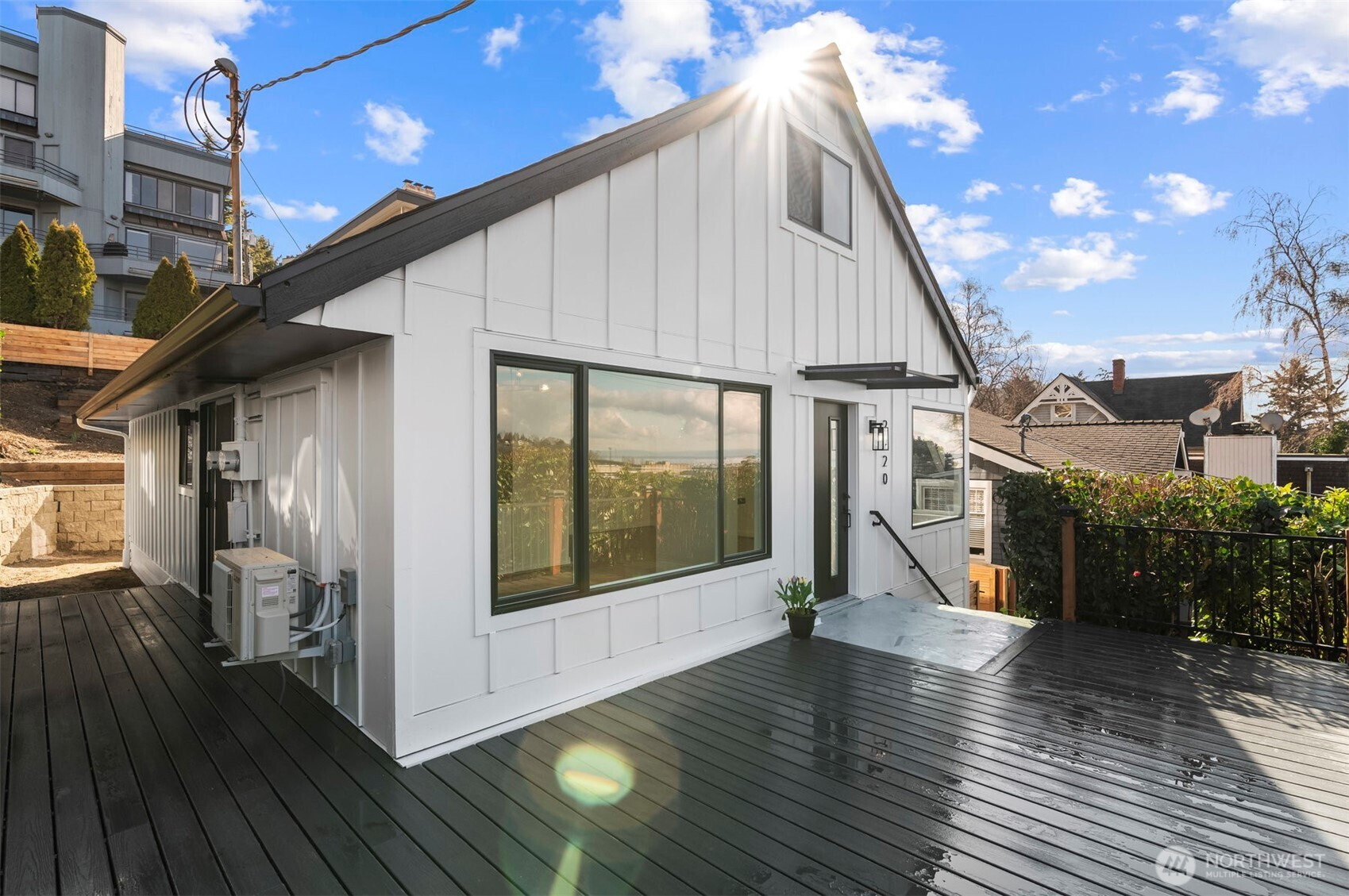 2220 14th Avenue W, Seattle, WA 98119