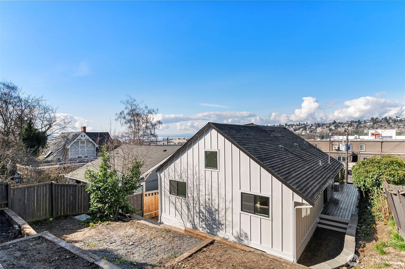 2220 14th Avenue W, Seattle, WA 98119