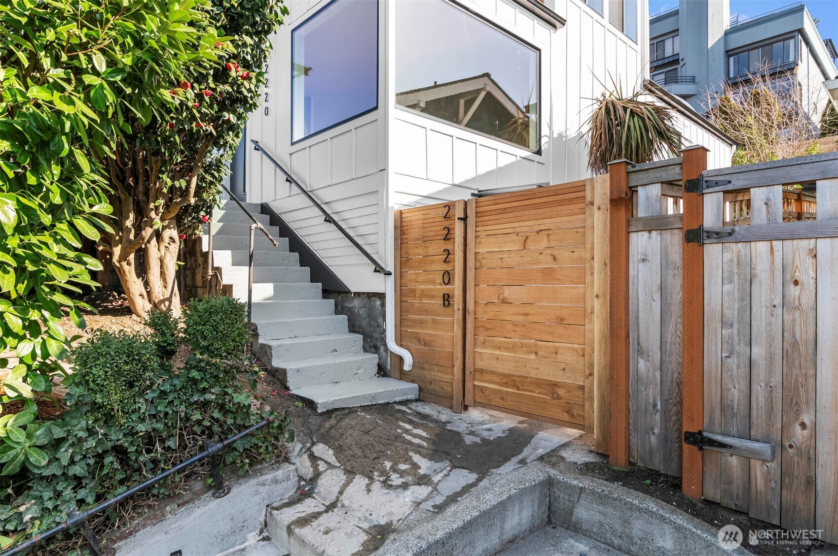 2220 14th Avenue W, Seattle, WA 98119