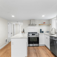 2220 14th Avenue W, Seattle, WA 98119