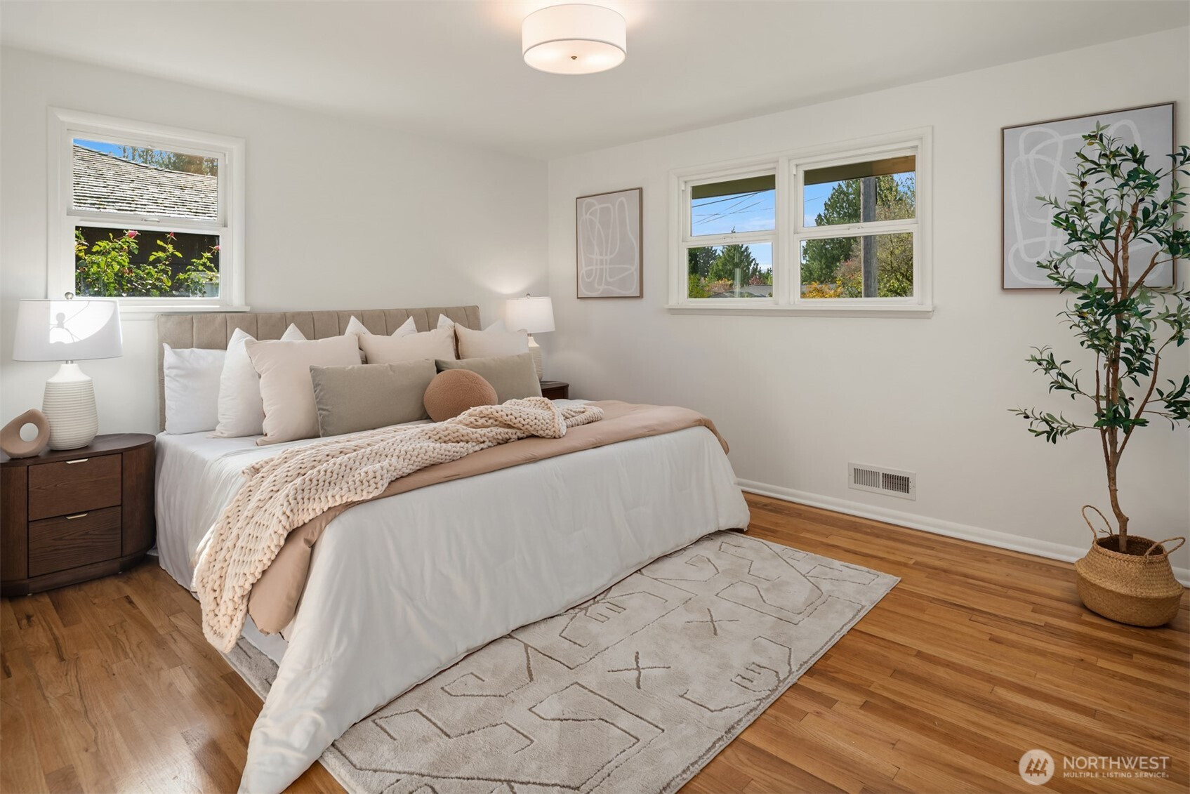 11346 Bartlett Avenue NE, Seattle, WA 98125