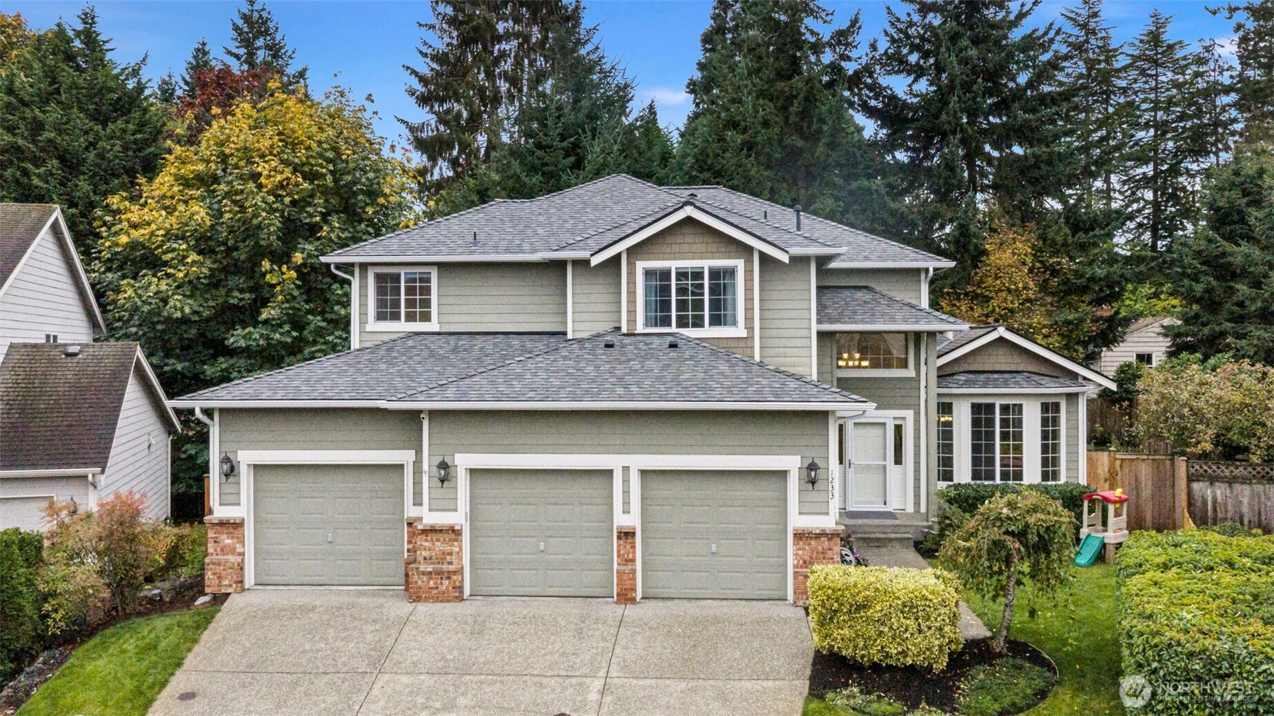 1233 160th Street SW, Lynnwood, WA 98087