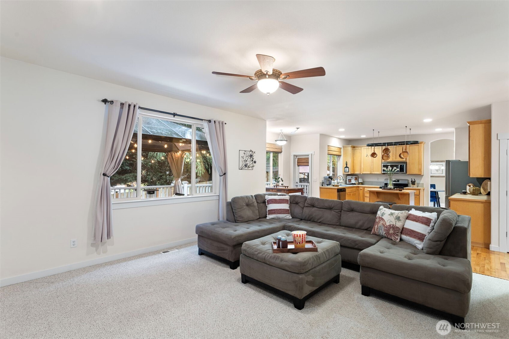 1233 160th Street SW, Lynnwood, WA 98087