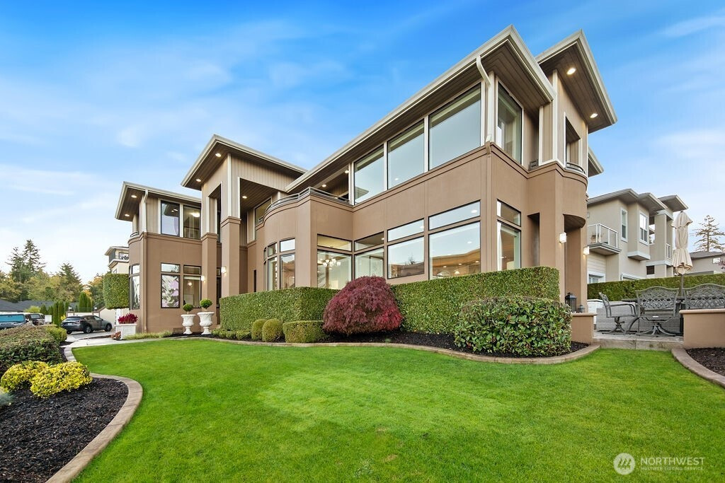 7404 117th Place SE, Newcastle, WA 98056