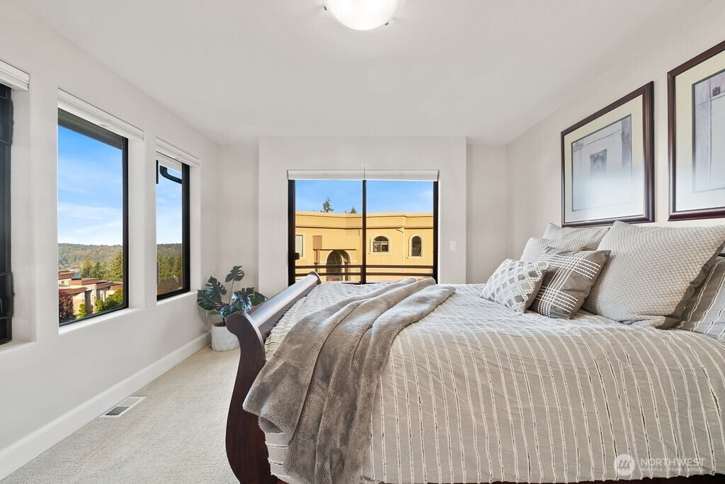 7404 117th Place SE, Newcastle, WA 98056