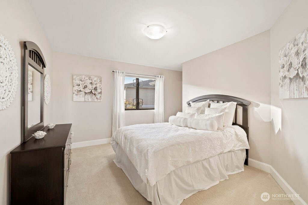 7404 117th Place SE, Newcastle, WA 98056