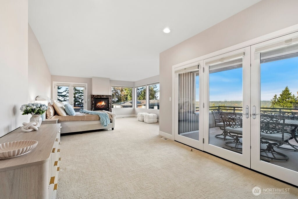 7404 117th Place SE, Newcastle, WA 98056