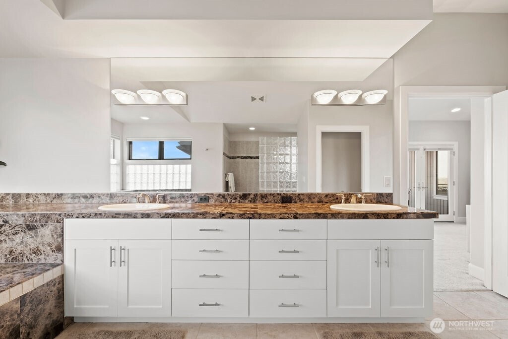 7404 117th Place SE, Newcastle, WA 98056