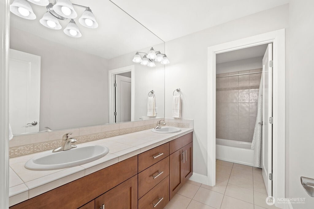 7404 117th Place SE, Newcastle, WA 98056