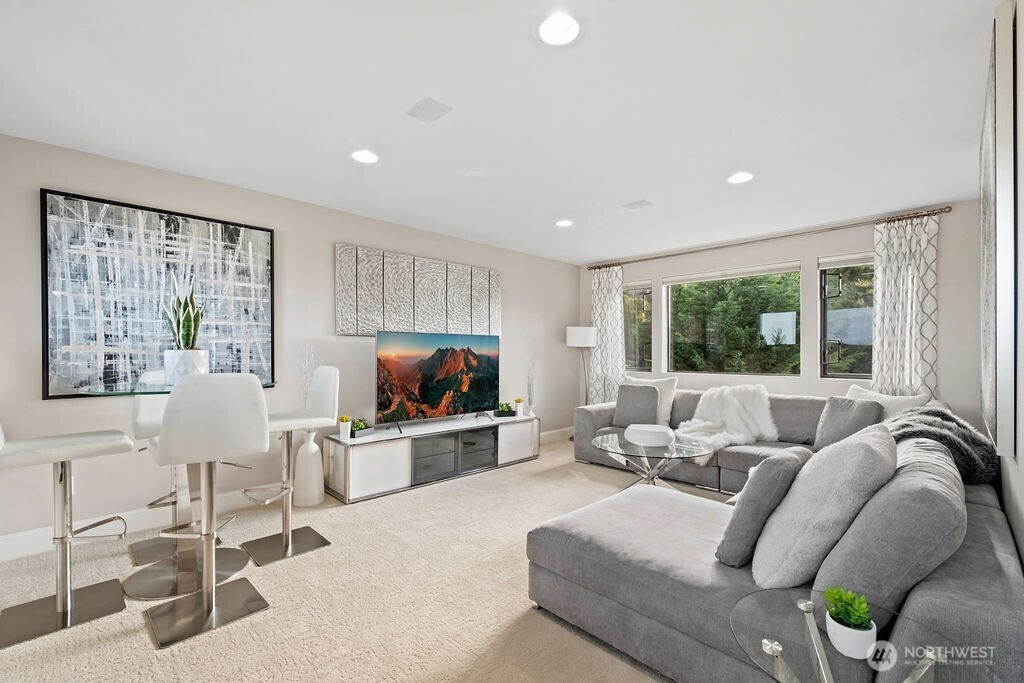 7404 117th Place SE, Newcastle, WA 98056