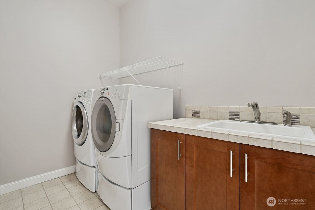 7404 117th Place SE, Newcastle, WA 98056