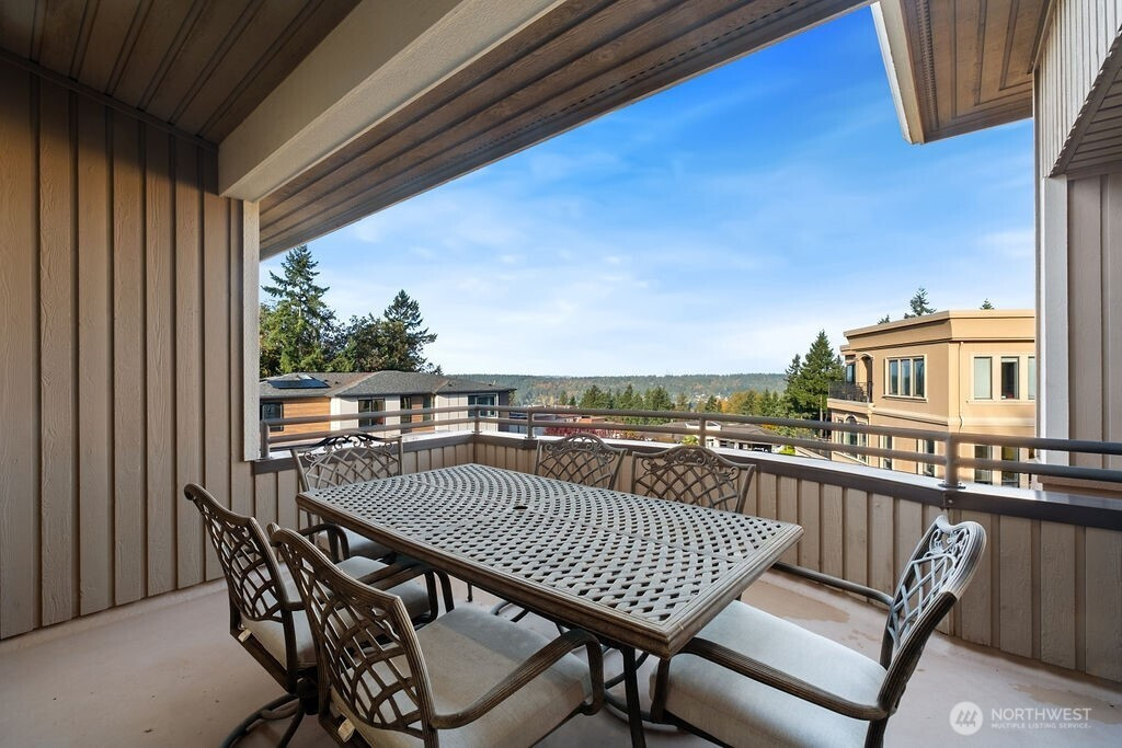 7404 117th Place SE, Newcastle, WA 98056