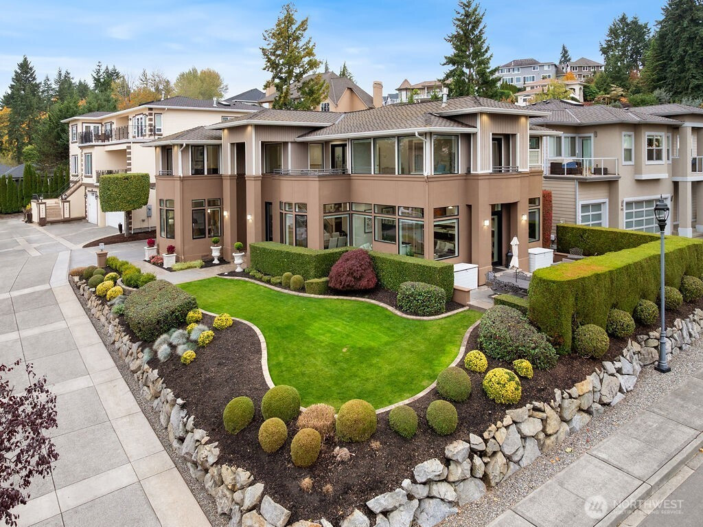 7404 117th Place SE, Newcastle, WA 98056